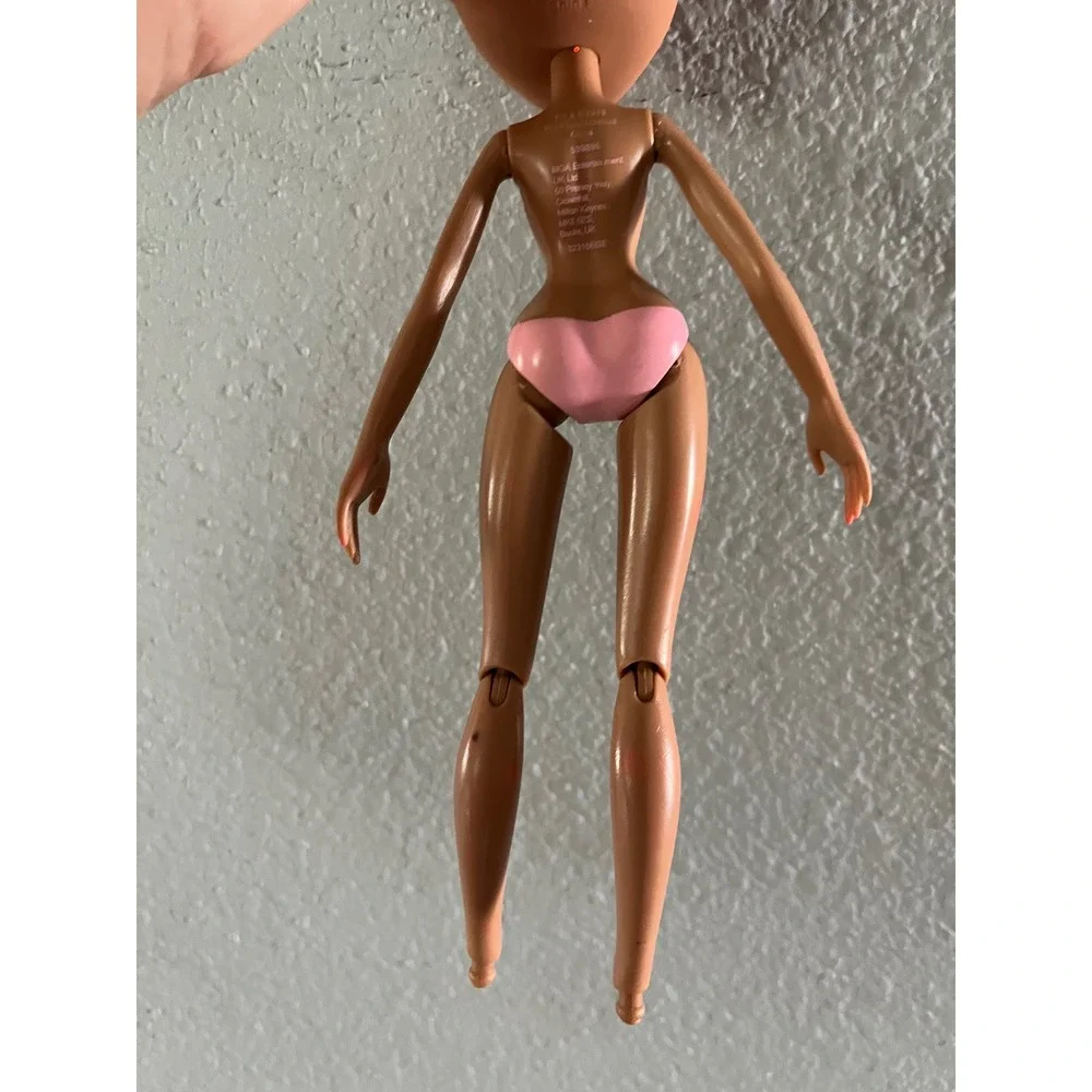 MGA Bratz Yasmin Doll Nude‎ Brown Hair Brown Eyes for Parts or Customizing